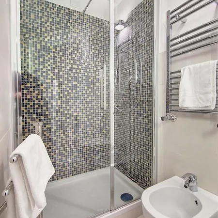 Piazza Vittorio Emanuele II Halldis Apartment Отель *