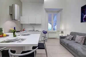 Piazza Vittorio Emanuele II Halldis Apartment Отель *