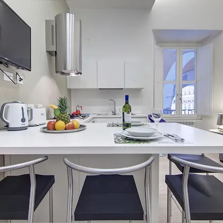 Piazza Vittorio Emanuele II Halldis Apartment Řím
